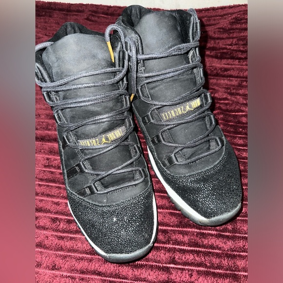 Jordan 11 Retro Heiress Stingray - Picture 2 of 15